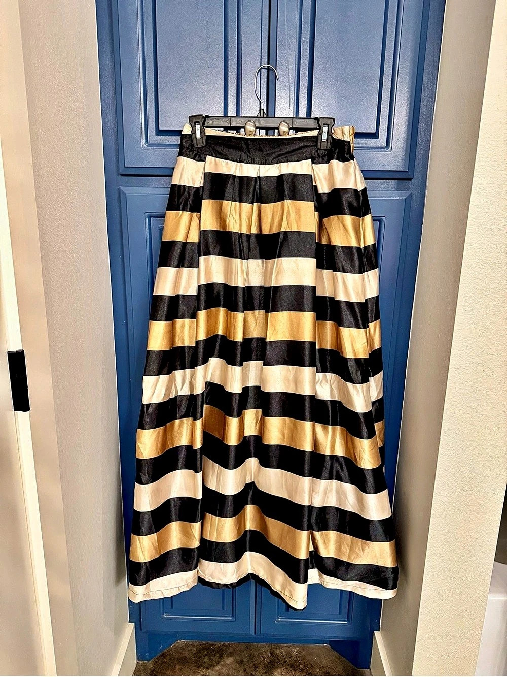 Moon Orchid Black Gold Striped Satin Pleated Maxi A-Line Skirt M Worn Once